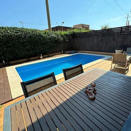 Nice House With Pool * Пинеда-де-Мар